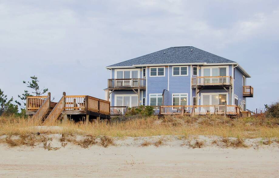 Newly Renovated... - Vacation Rental Home In Emerald Isle, NC Settings ...